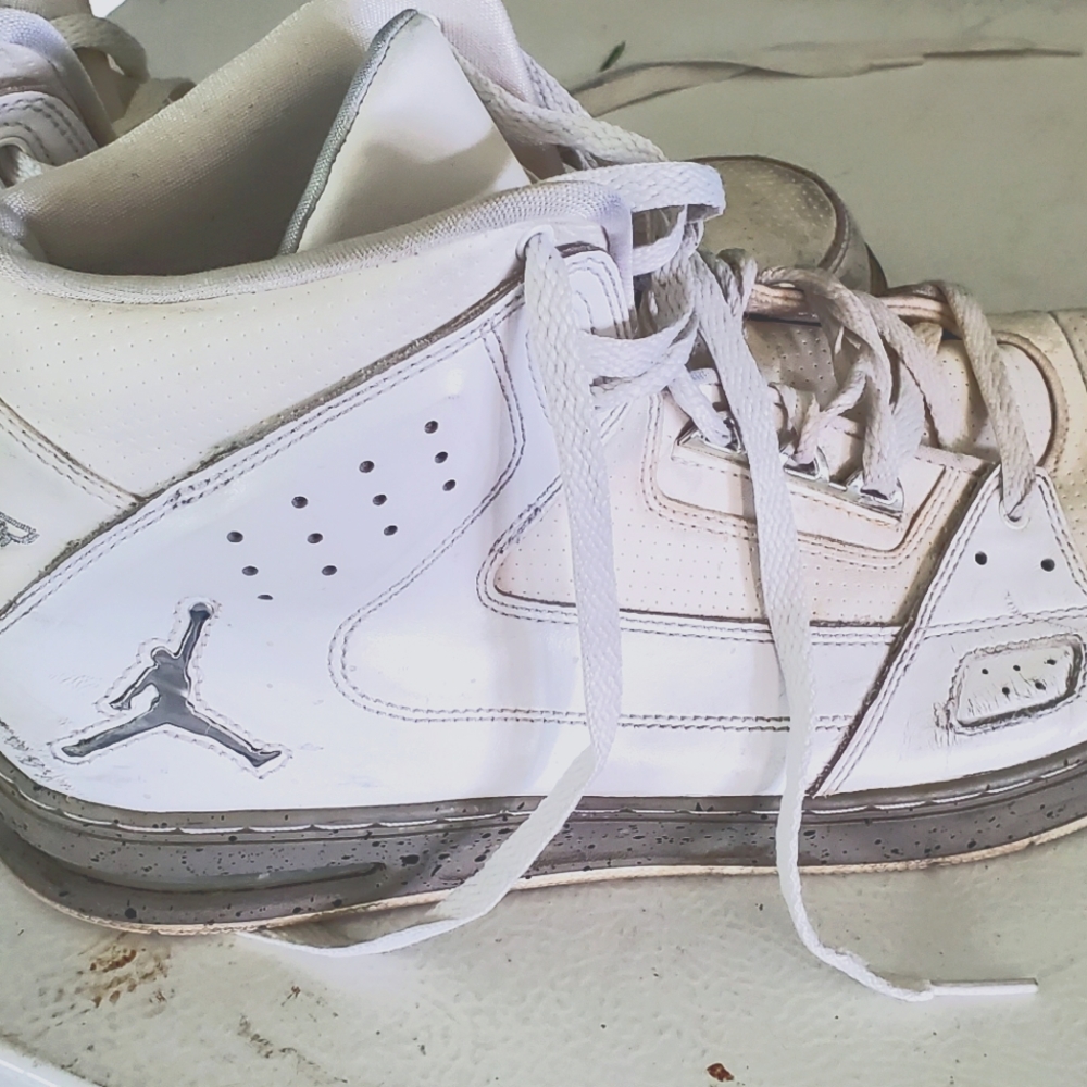 AIR JORDANS